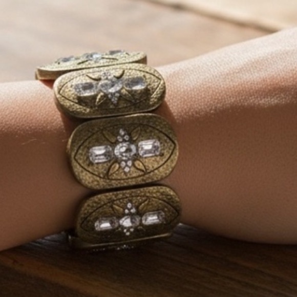 ViVI Jewelry - Gold Tone and Silver Tone Floral Bracelet
NWT